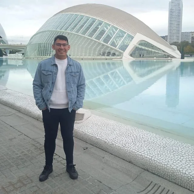 Henry Arce en la Ciudad de las Artes y las Ciencias de Valencia